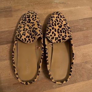 Banana Republic size 7 Women’s Leopard Print Flats.